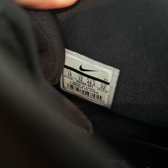 Special Edition Duke Kyrie 5 Basketball Shoes - Picture 8 of 8